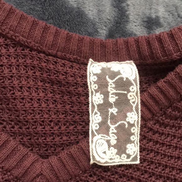 maroon fringe sweater - Picture 2 of 4
